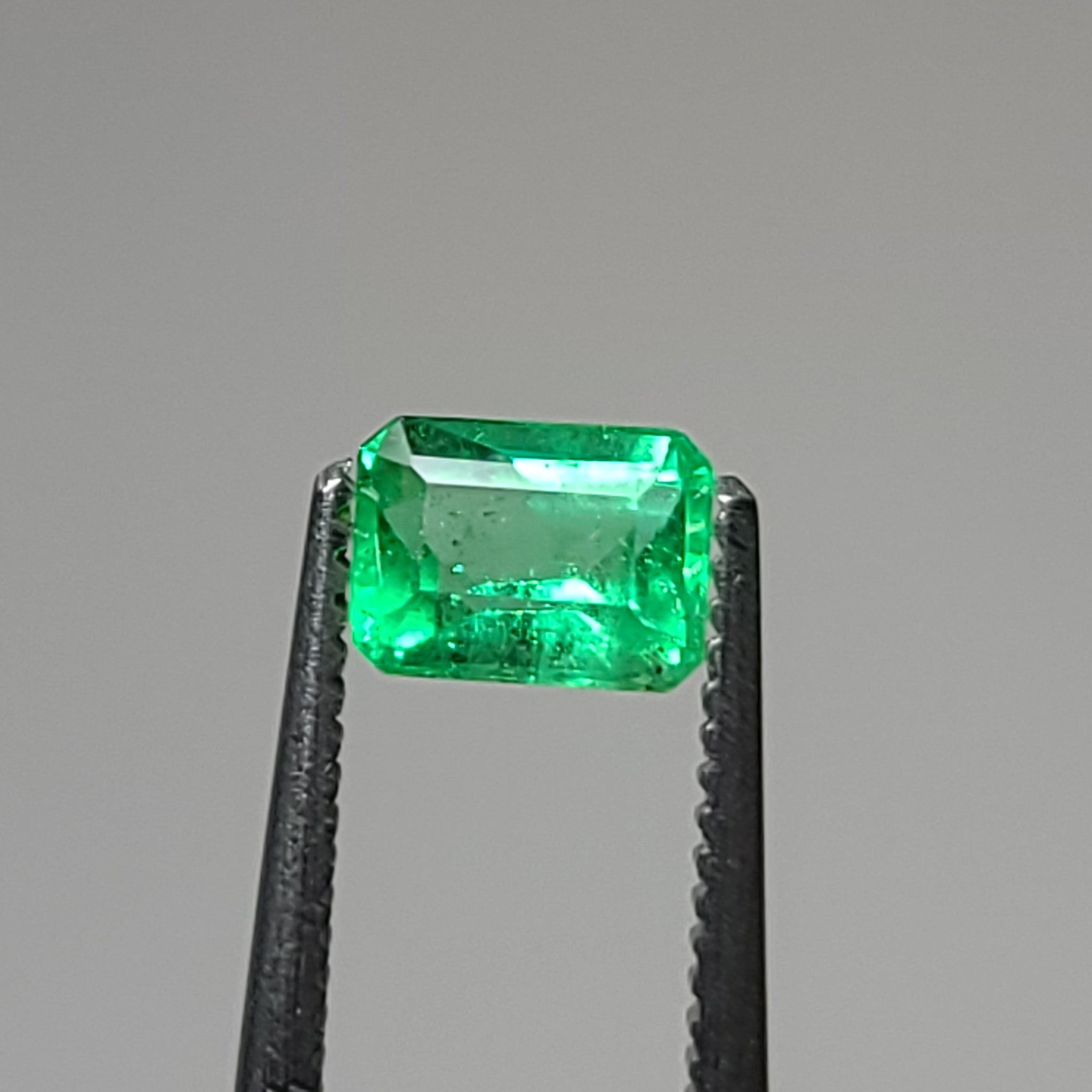 Natural emerald hot sale stone price